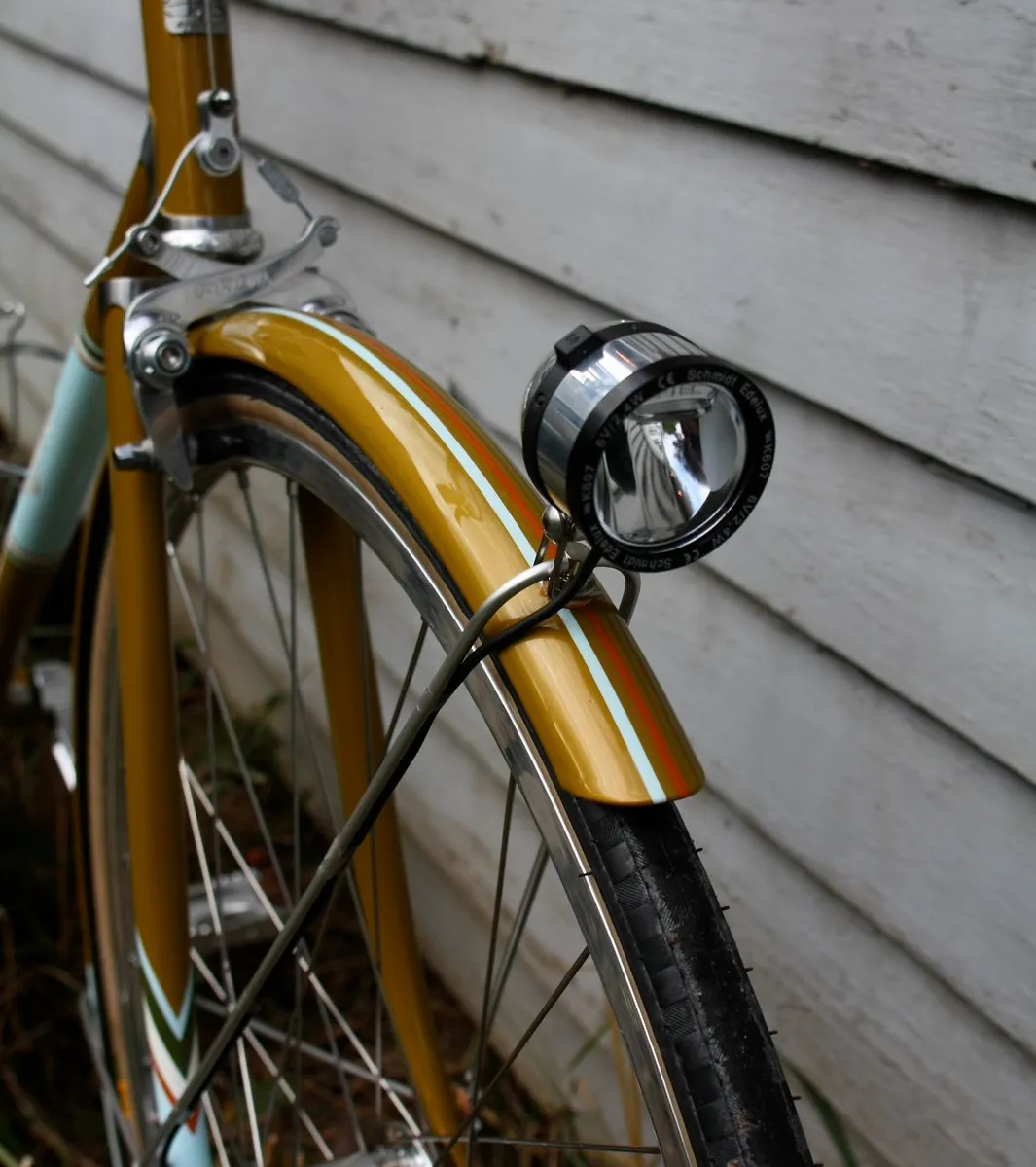 Edelux headlight detail