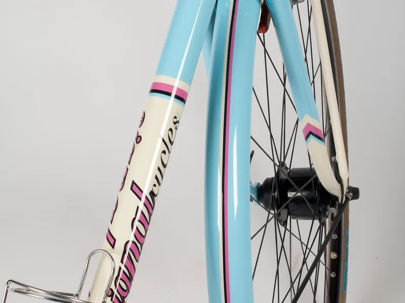 Frame stripe detail