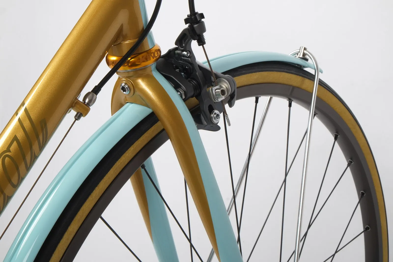 Studio shot, head tube