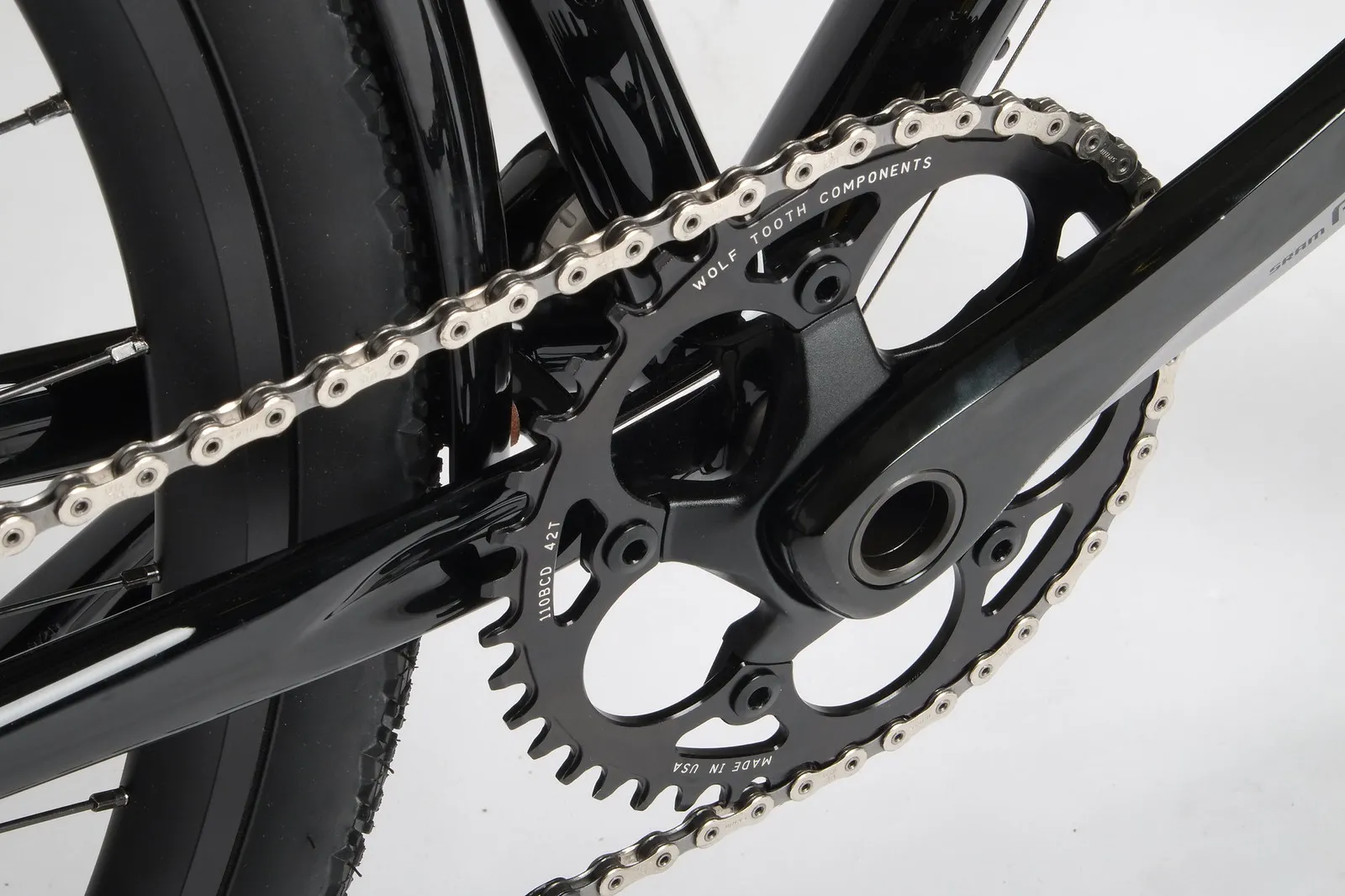 Crankset and chainring detail