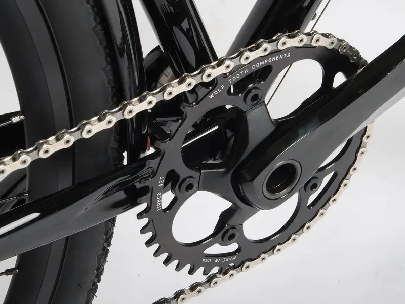 Crankset and chainring detail